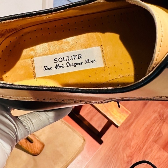 Soulier Two Tone Brogue Spectator Wingtip Oxfords. - Picture 12 of 13